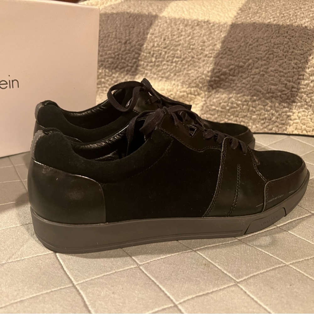Men’s size 12 Calvin Klein sneakers